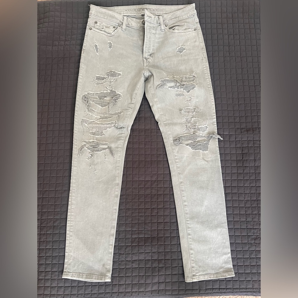 American Eagle Men's Distressed Gray Jeans slim / Airflex Size 33 x 32.